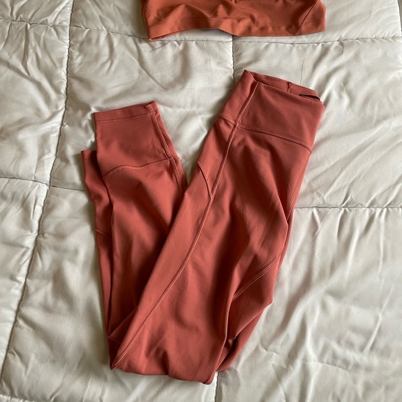 Lululemon In Movement Tight 25” Everlux Size 6 - Picture 7 of 10